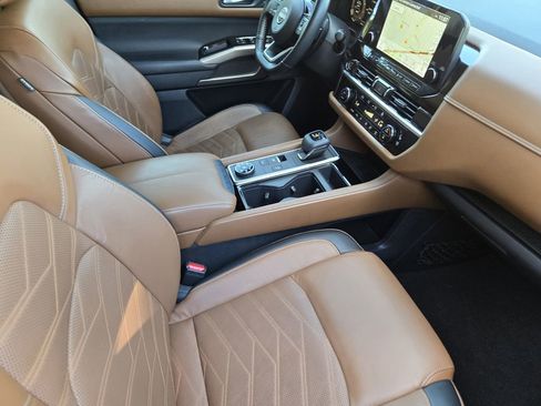 Used 2023 Nissan Pathfinder Platinum w/ Cargo Package image 15