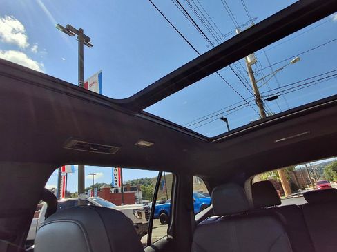 Used 2025 GMC Acadia AT4 w/ Luxury Package AWD/4WD image 21