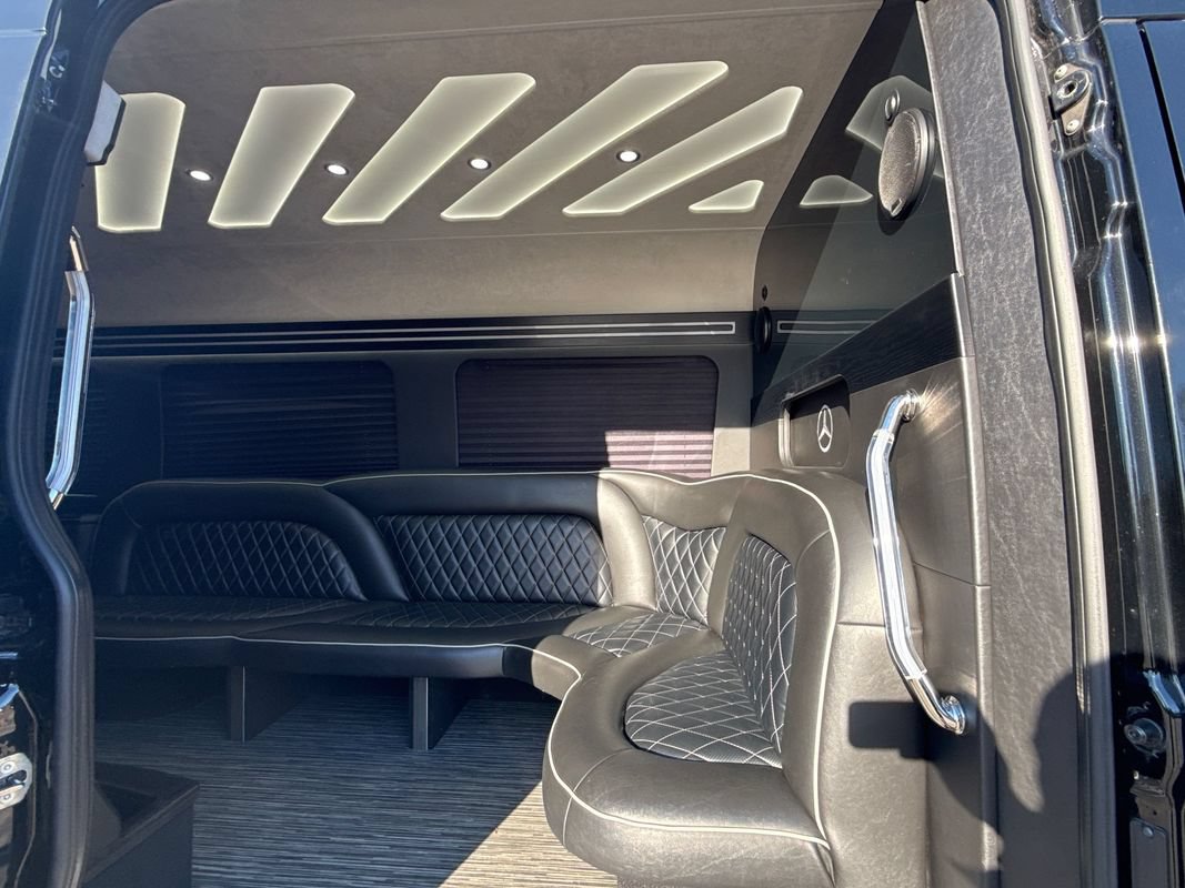 Used 2021 Mercedes-Benz Sprinter 3500 image 25