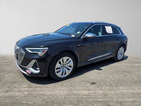 Used 2023 Audi e-tron S Prestige w/ Prestige Package AWD/4WD image 7