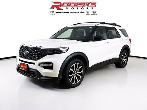Used 2022 Ford Explorer ST image 3