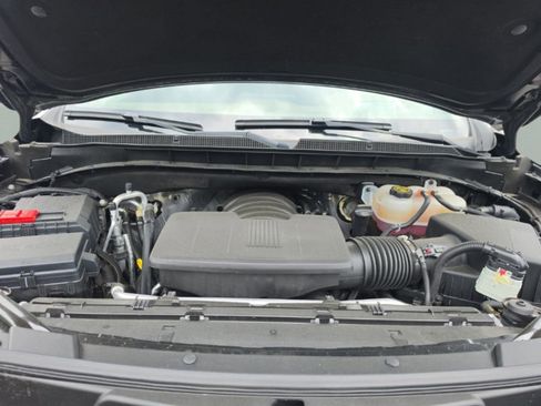 Used 2024 Chevrolet Suburban High Country RWD image 11