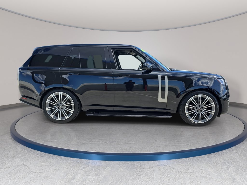 Certified 2025 Land Rover Range Rover SE AWD/4WD image 4