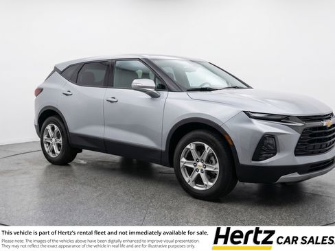 Used 2025 Chevrolet Blazer LT image 1