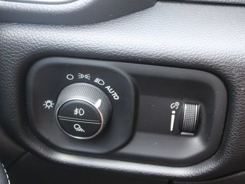 Used 2025 RAM 2500 Big Horn AWD/4WD image 29
