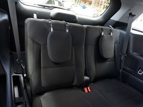 Used 2023 Ford Explorer XLT RWD image 28