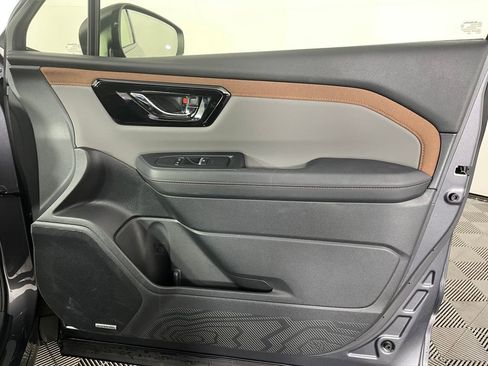 Used 2025 Subaru Forester Sport w/ Popular Package #2 image 16