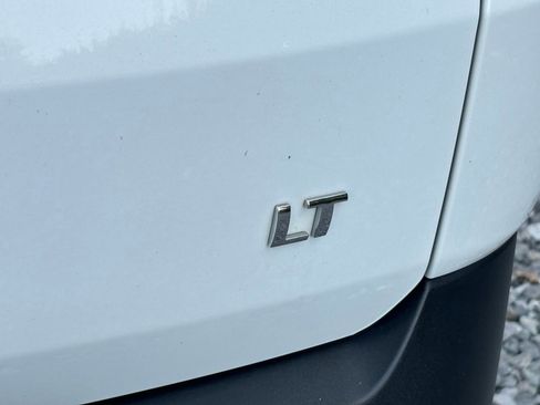 Used 2023 Chevrolet Traverse LT AWD/4WD image 5