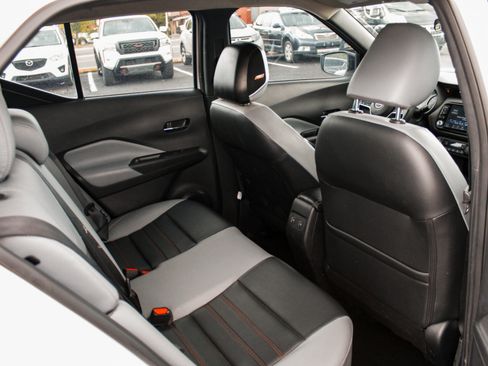 Used 2024 Nissan Kicks SR w/ SR Premium Package FWD image 25
