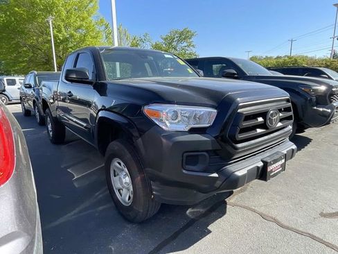 Used 2022 Toyota Tacoma SR AWD/4WD image 5