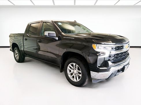 Used 2023 Chevrolet Silverado 1500 LT image 3