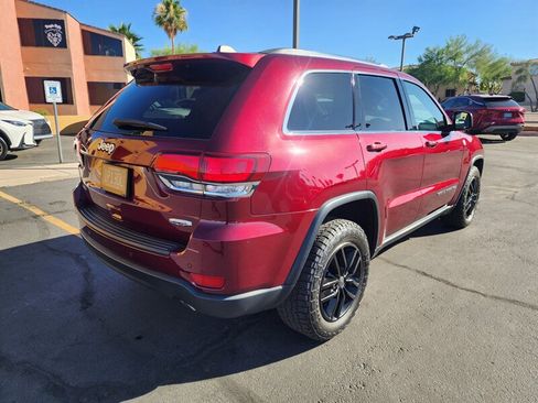 Used 2020 Jeep Grand Cherokee Laredo w/ Quick Order Package 2BN North AWD/4WD image 3