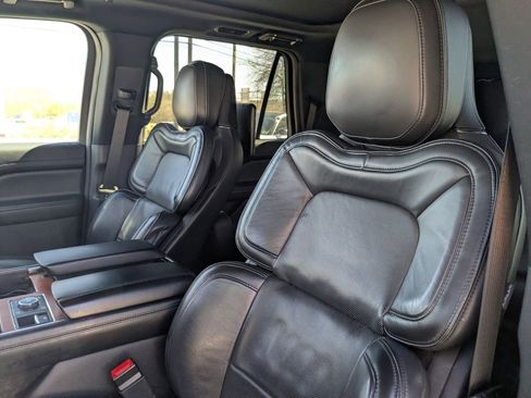 Used 2019 Lincoln Navigator L Reserve image 11