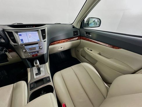 Used 2010 Subaru Outback 3.6R Limited AWD/4WD image 10