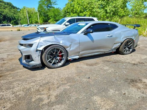 Used 2018 Chevrolet Camaro ZL1 RWD image 3