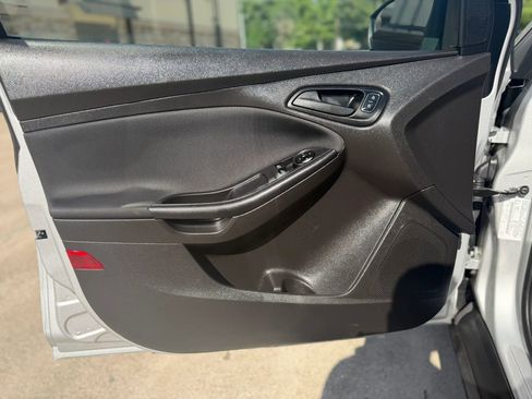 Used 2016 Ford Focus S FWD image 12