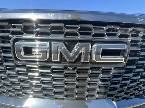 Used 2023 GMC Yukon XL Denali Ultimate image 32