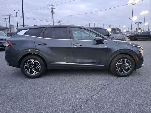 Used 2024 Kia Sportage LX image 4