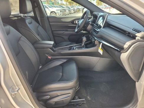 New 2026 Jeep Compass Latitude AWD/4WD image 15