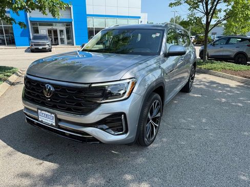 Used 2024 Volkswagen Atlas SEL Premium R-Line AWD/4WD image 9