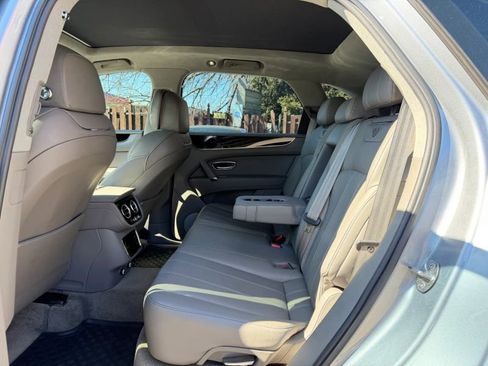 Used 2019 Bentley Bentayga AWD/4WD image 15