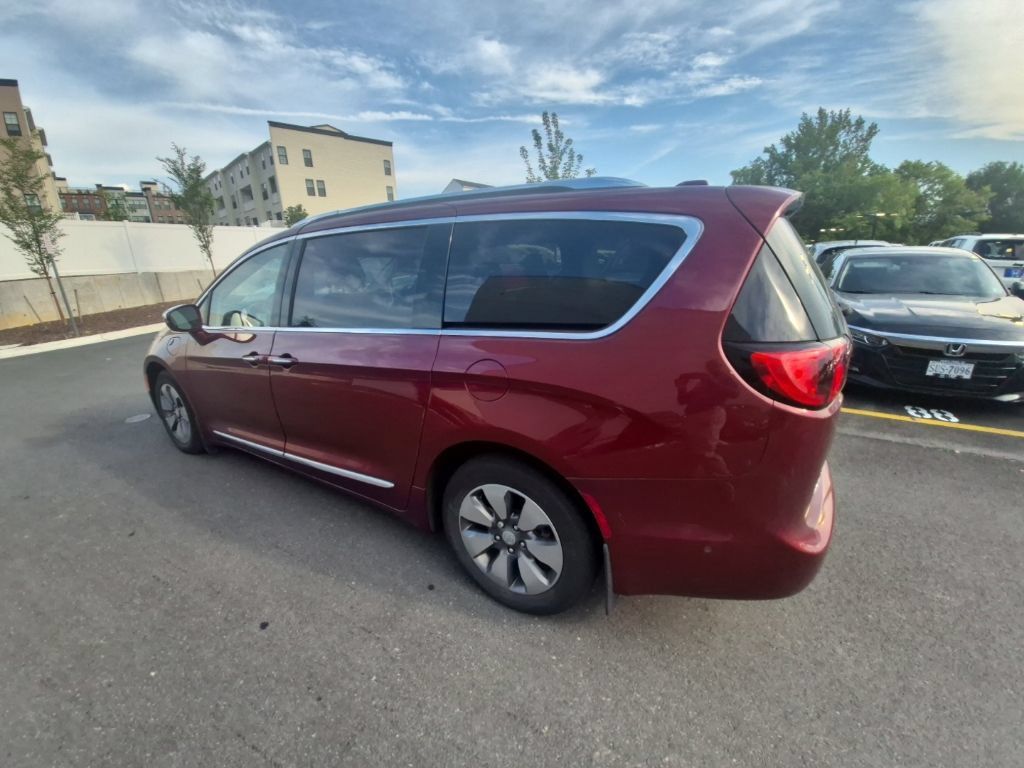 Used 2018 Chrysler Pacifica Limited w/ Advanced Safetytec Group FWD image 4
