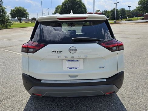 Used 2023 Nissan Rogue SV image 10