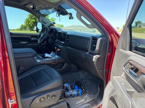 Used 2024 GMC Sierra 2500 SLT w/ SLT Premium Package AWD/4WD image 11