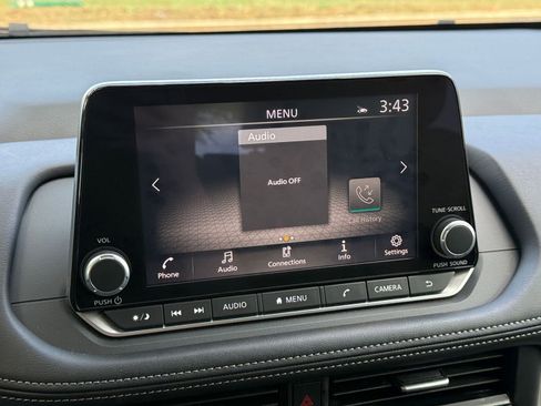 Used 2025 Nissan Rogue SV FWD image 20