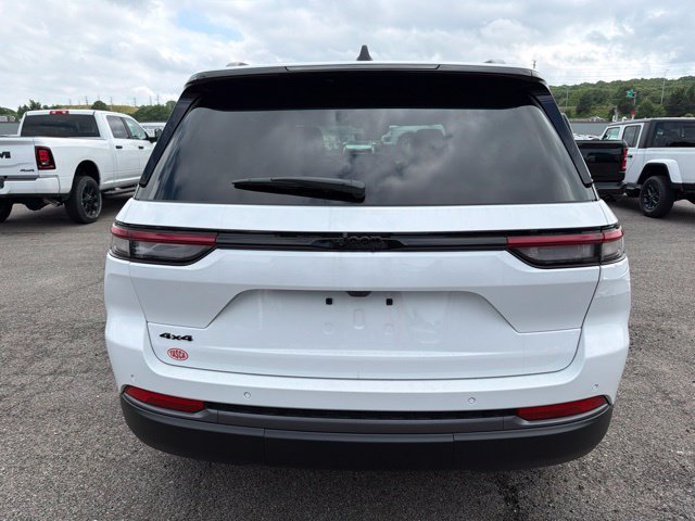 New 2026 Jeep Grand Cherokee Altitude AWD/4WD image 4