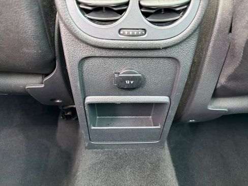 Used 2012 Volkswagen Tiguan S image 20