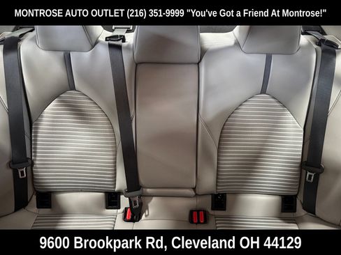 Used 2022 Toyota Camry SE w/ Convenience Package FWD image 30
