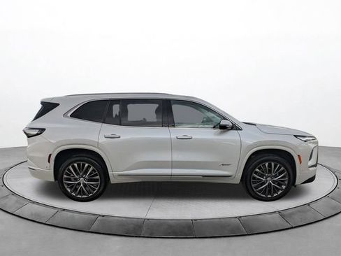 Used 2025 Buick Enclave Avenir w/ Super Cruise Package FWD image 3