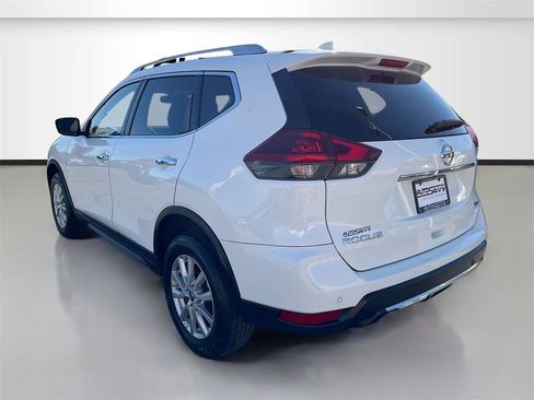 Used 2020 Nissan Rogue SV image 5