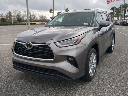 New 2026 Toyota Highlander Limited AWD/4WD image 8