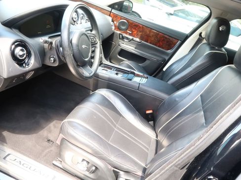 Used 2017 Jaguar XJ R-Sport image 13