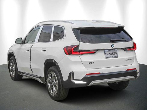 New 2026 BMW X1 xDrive28i w/ Technology Package AWD/4WD image 4