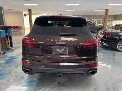 Used 2016 Porsche Cayenne image 6