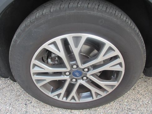 Used 2022 Ford Escape SEL image 13