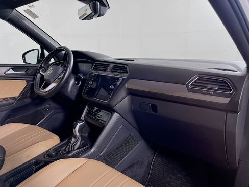 Used 2022 Volkswagen Tiguan SE AWD/4WD image 24