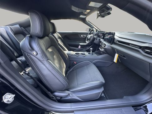 Used 2025 Ford Mustang GT RWD image 41