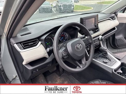 Used 2021 Toyota RAV4 XLE w/ Convenience Package AWD/4WD image 9