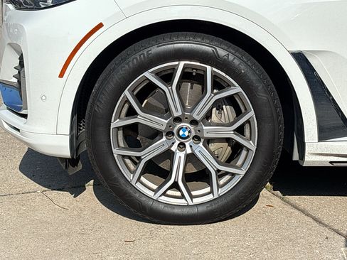 Used 2020 BMW X7 xDrive40i w/ Premium Package AWD/4WD image 4