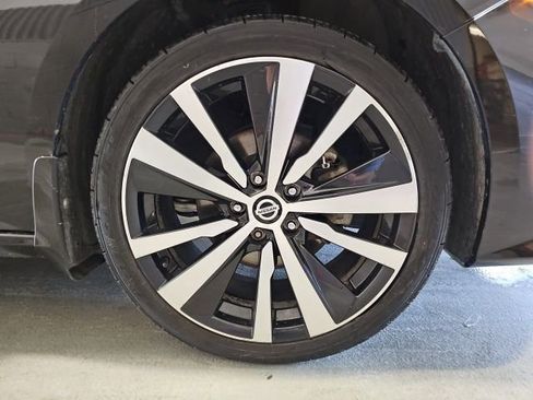 Used 2021 Nissan Altima 2.5 SR w/ SR Premium Package image 28