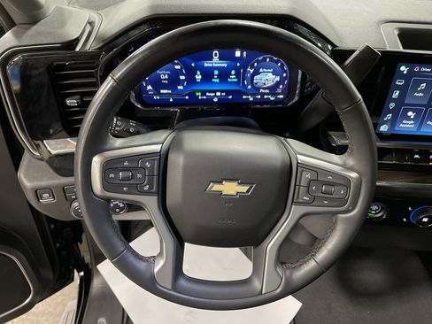 Used 2023 Chevrolet Silverado 1500 LT image 17
