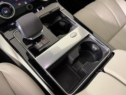 Used 2022 Land Rover Range Rover Velar R-Dynamic S image 26