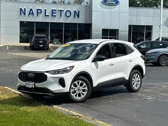 Certified 2023 Ford Escape Active AWD/4WD image 2