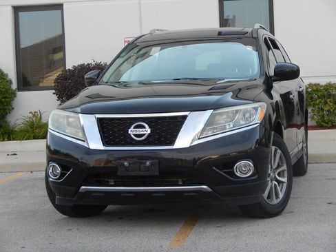 Used 2014 Nissan Pathfinder SL w/ SL Premium Package AWD/4WD image 6