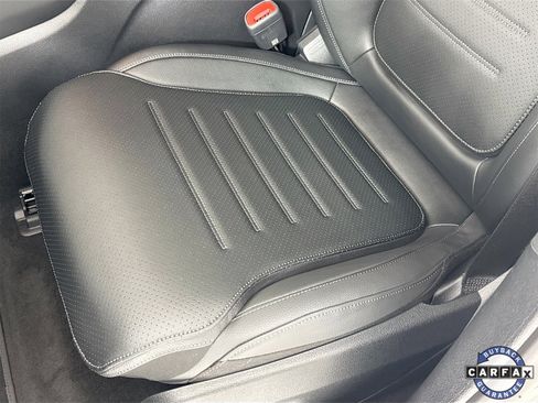 Used 2025 Mercedes-Benz GLC 350e 4MATIC image 21