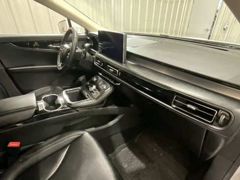 Used 2022 Lincoln Nautilus FWD image 14